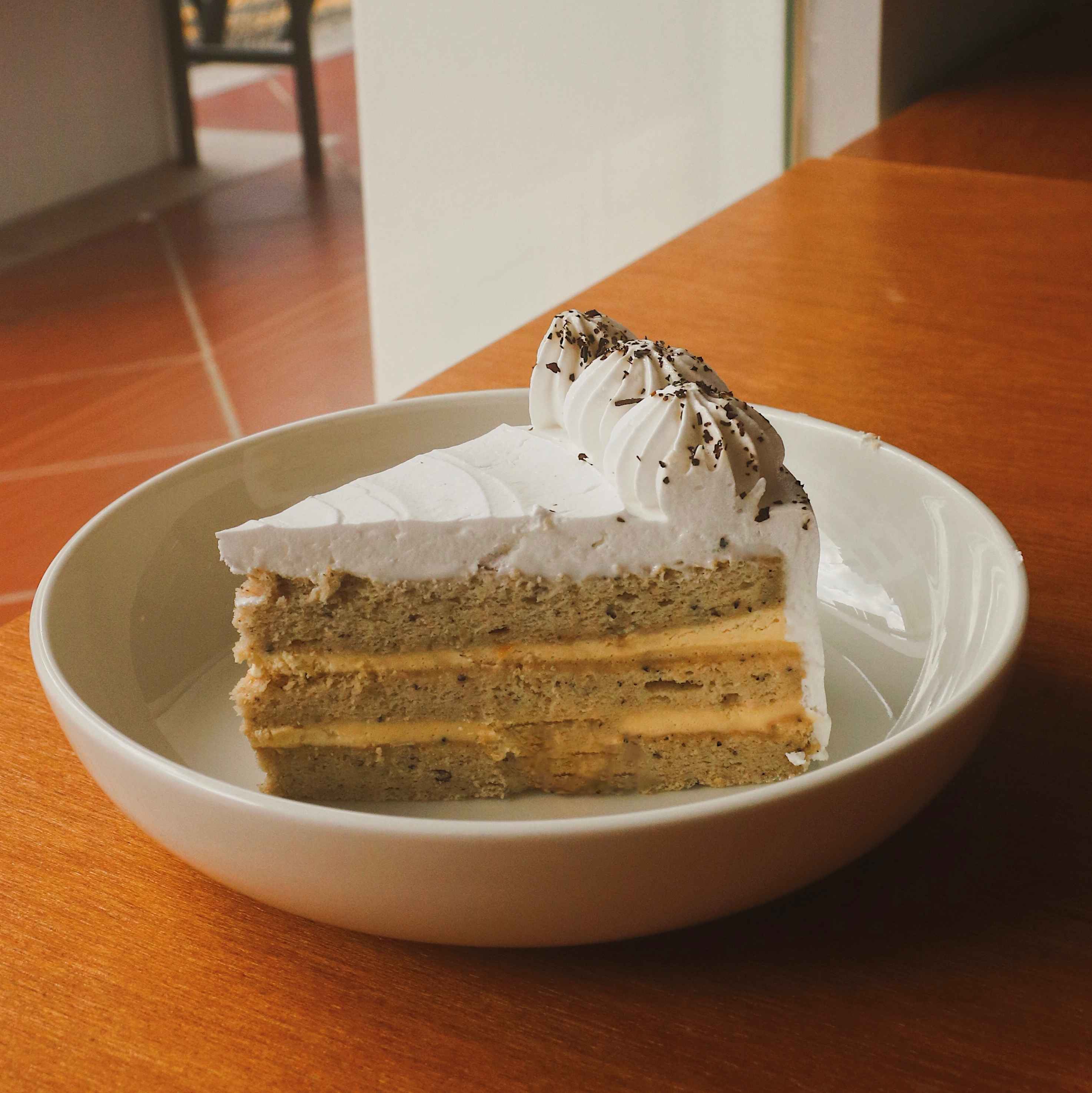 Earl Grey And Peach Layer Cake (Whole) | Brawn & Brains Coffee